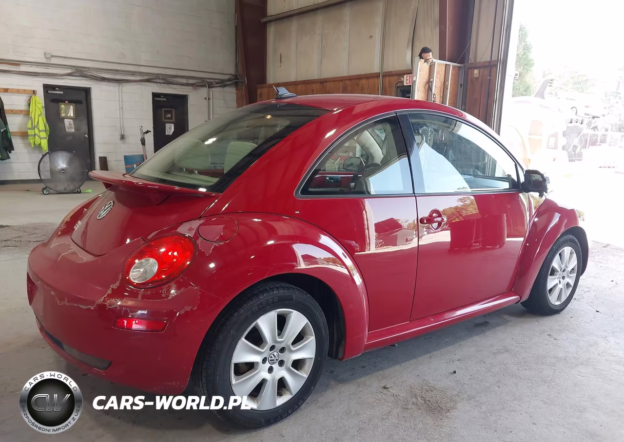 2010 Volkswagen New Beetle 2.5L VIN:3VWPG3AG4AM028807 - 4
