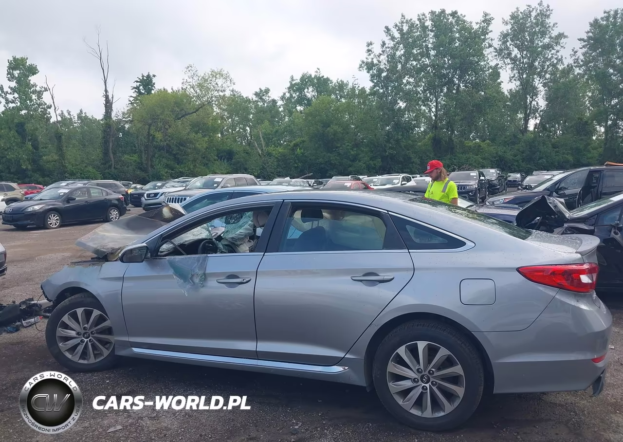 2015 Hyundai Sonata Sport VIN:5NPE34AF0FH052599 - 14