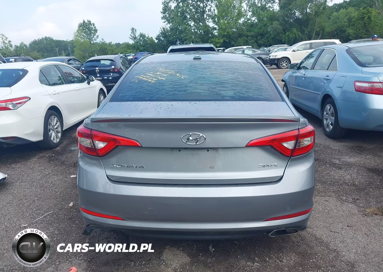 2015 Hyundai Sonata Sport VIN:5NPE34AF0FH052599 - 16