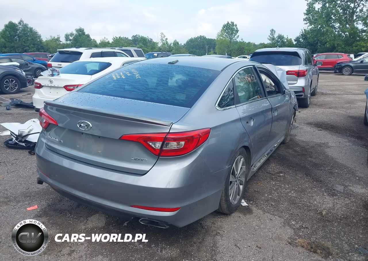 2015 Hyundai Sonata Sport VIN:5NPE34AF0FH052599 - 4