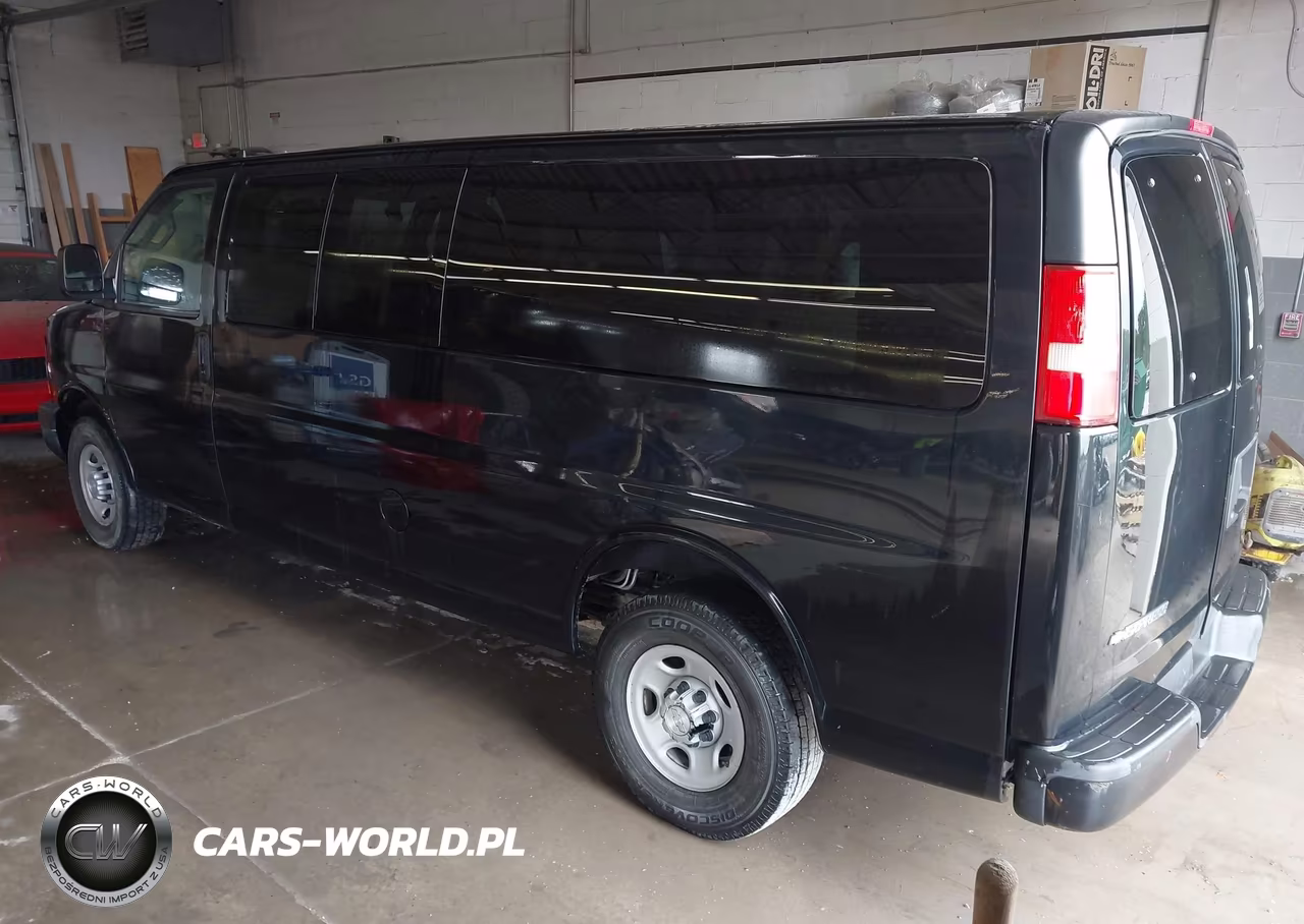 2017 Chevrolet Express 3500 Ls VIN:1GAZGNFFXH1100178 - 3