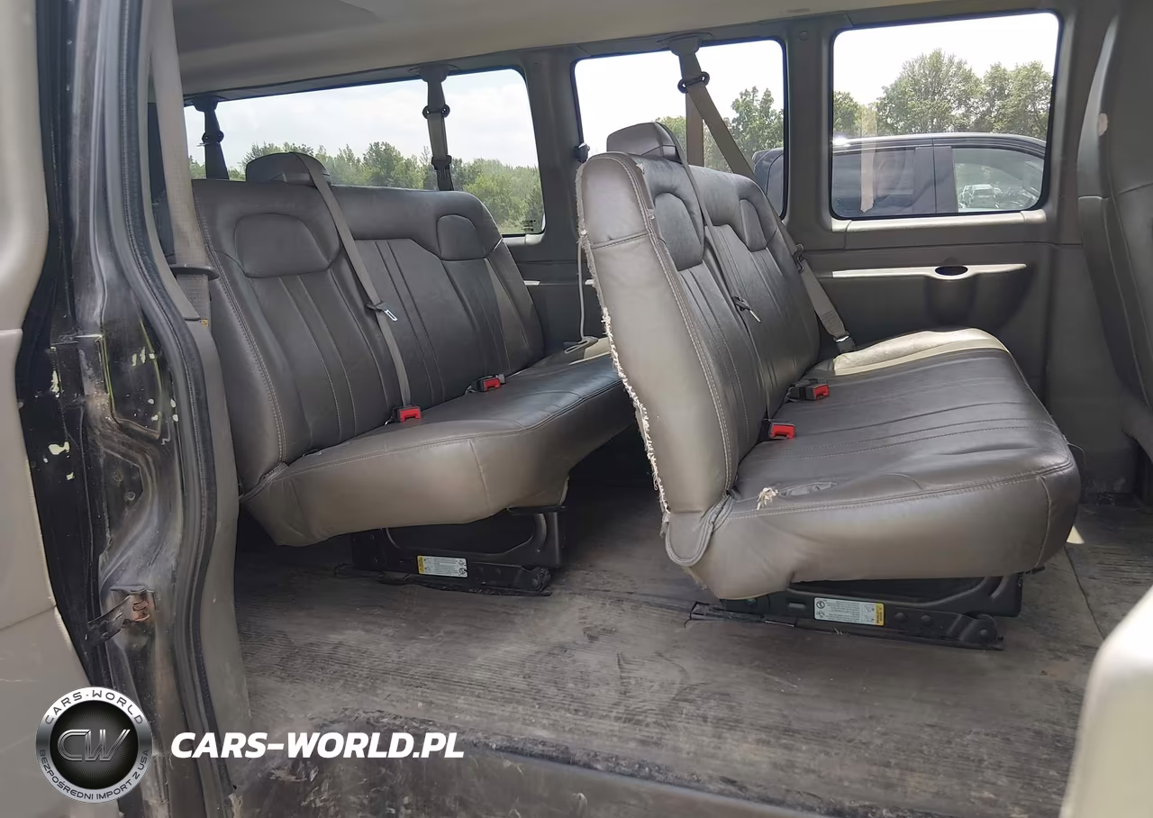 2017 Chevrolet Express 3500 Ls VIN:1GAZGNFFXH1100178 - 8