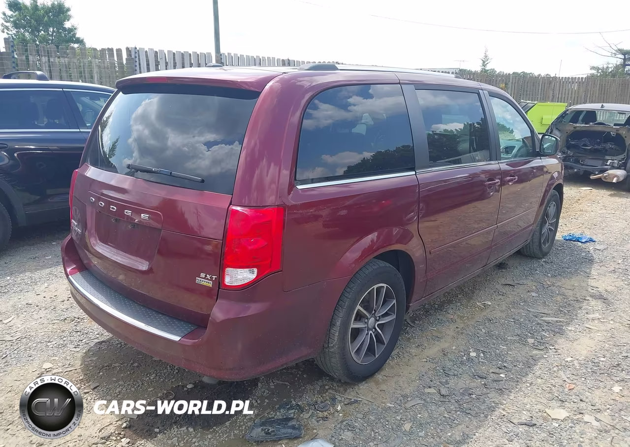 2017 Dodge Grand Caravan Sxt VIN:2C4RDGCG7HR696256 - 4