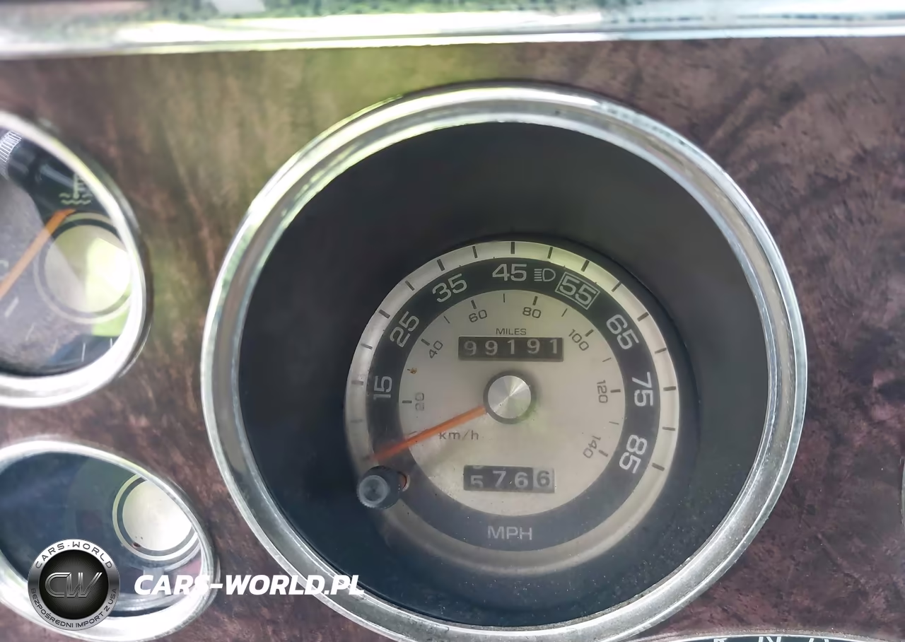 1982 Chrysler New Yorker VIN:2C3BF66K0CR230171 - 7
