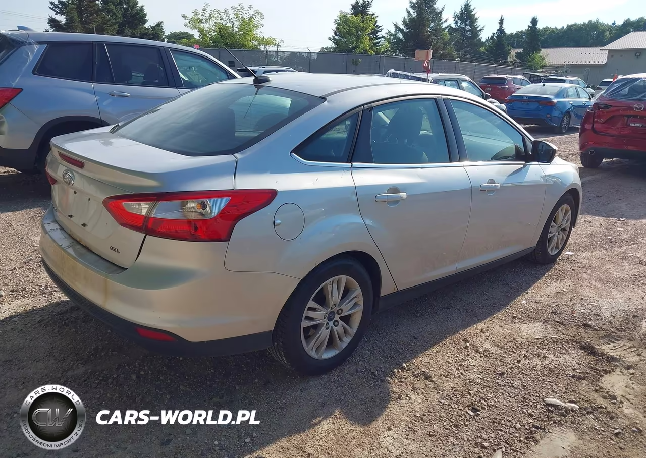 2012 Ford Focus Sel VIN:1FAHP3H28CL357733 - 4