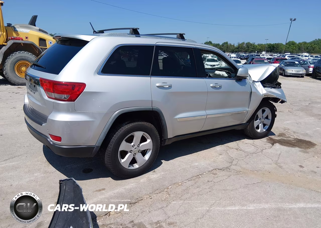 2011 Jeep Grand Cherokee Laredo VIN:1J4RR4GG0BC731577 - 4