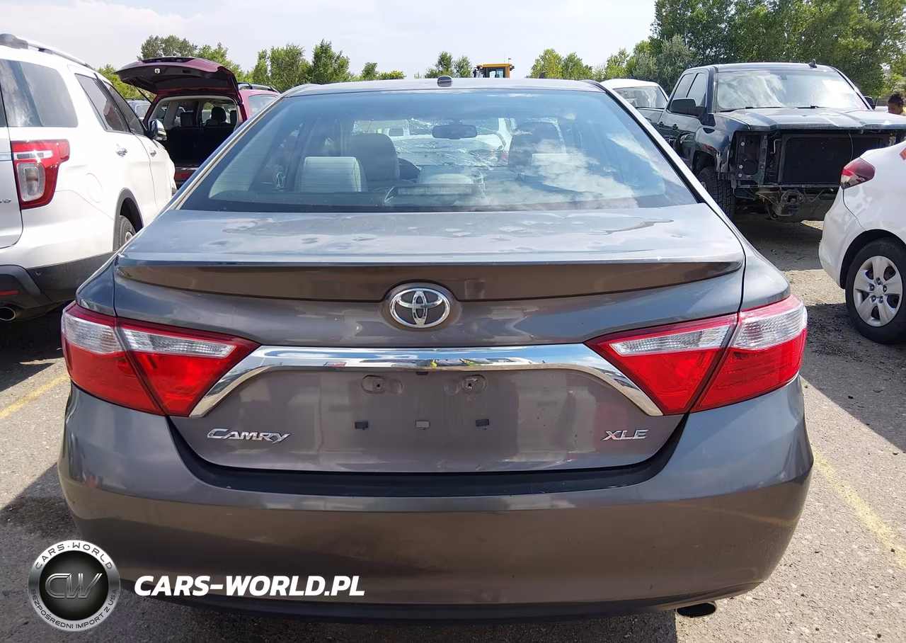 2016 Toyota Camry Xle VIN:4T1BF1FK6GU542143 - 16