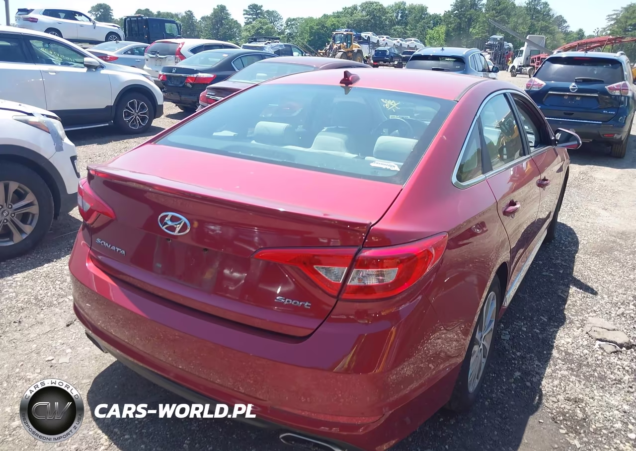 2015 Hyundai Sonata Sport VIN:5NPE34AFXFH032960 - 4