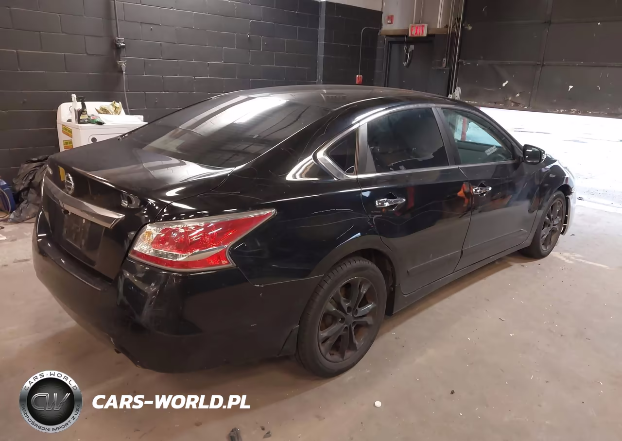 2015 Nissan Altima 2.5 S VIN:1N4AL3AP0FC218350 - 4