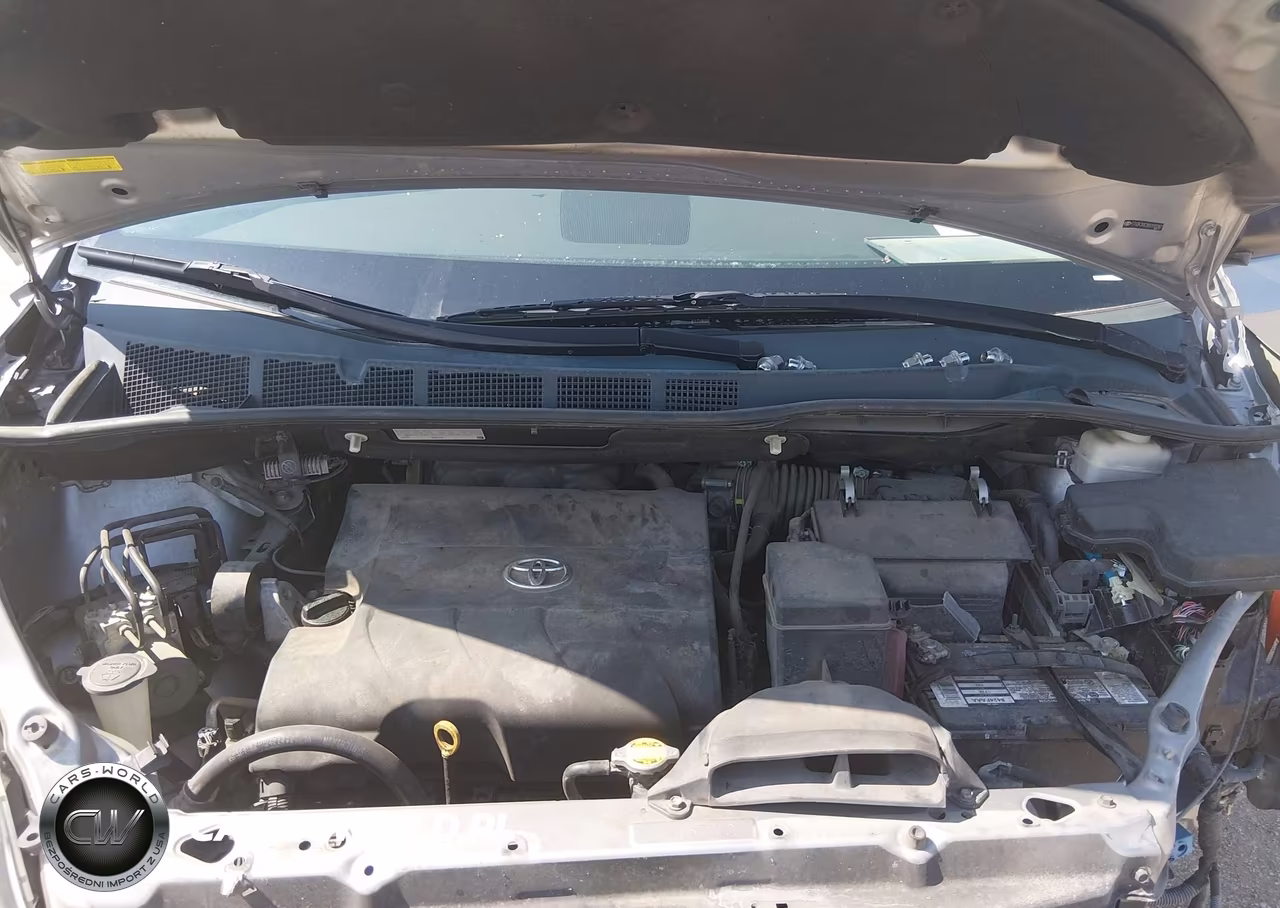 2011 Toyota Sienna Base V6 VIN:5TDZK3DC2BS112287 - 10