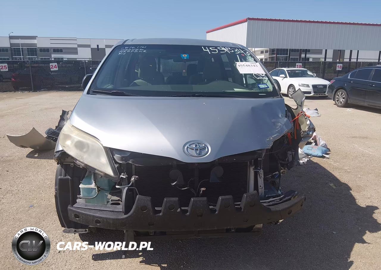 2011 Toyota Sienna Base V6 VIN:5TDZK3DC2BS112287 - 13