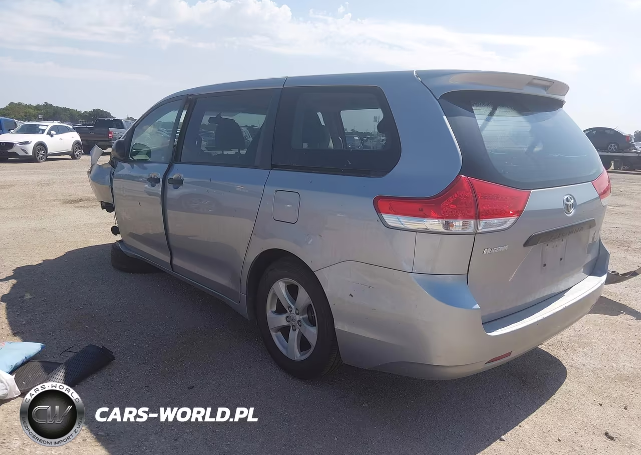 2011 Toyota Sienna Base V6 VIN:5TDZK3DC2BS112287 - 3