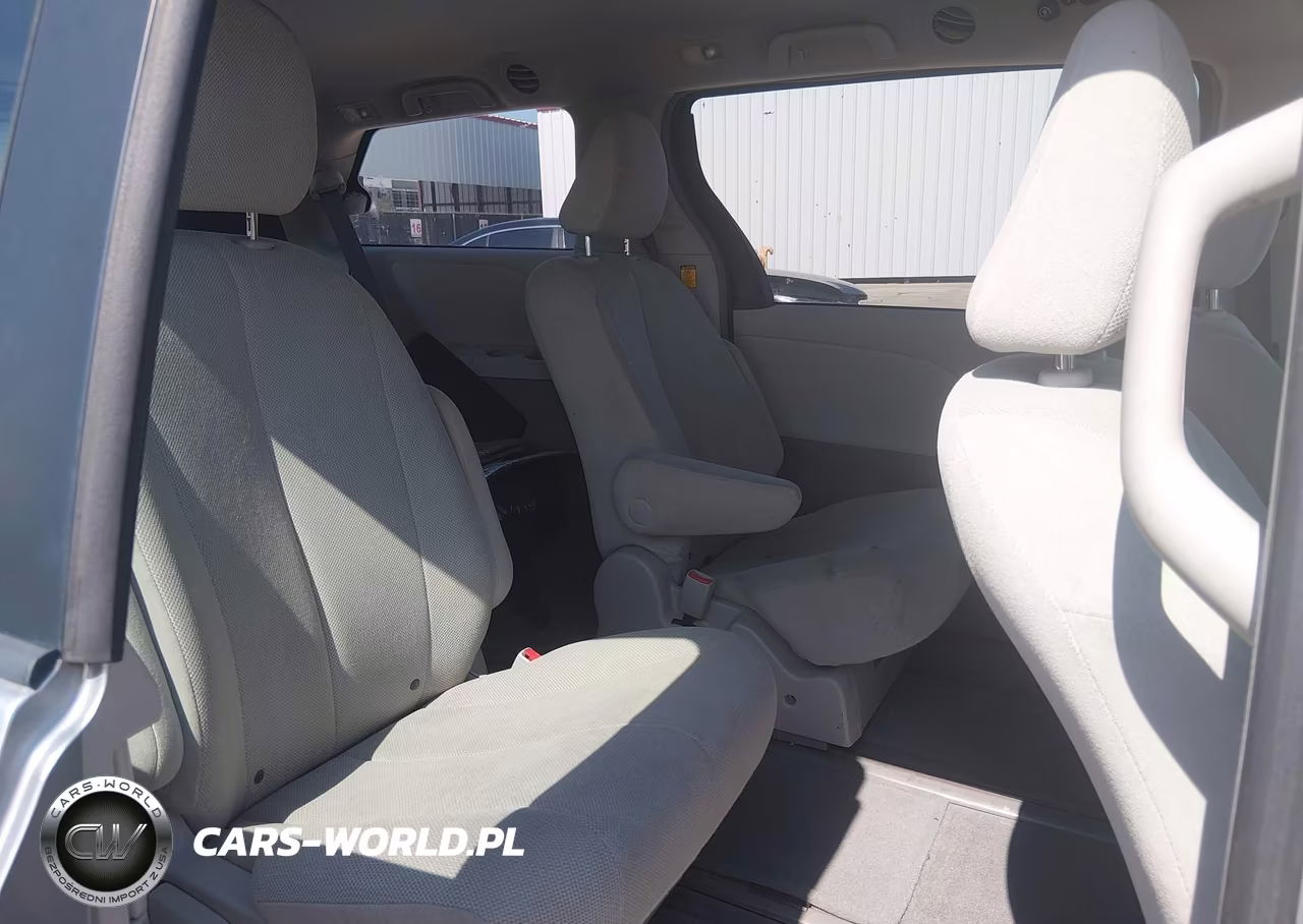 2011 Toyota Sienna Base V6 VIN:5TDZK3DC2BS112287 - 8