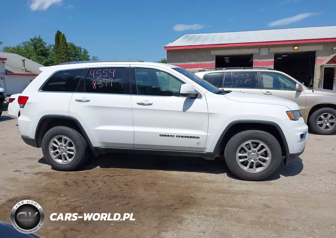 2018 Jeep Grand Cherokee Laredo E 4X4 VIN:1C4RJFAG9JC507059 - 13