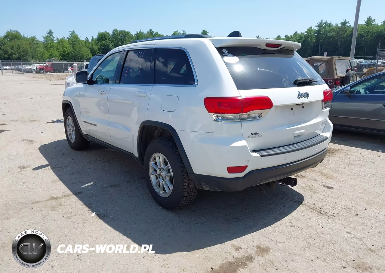 2018 Jeep Grand Cherokee Laredo E 4X4 VIN:1C4RJFAG9JC507059 - 3