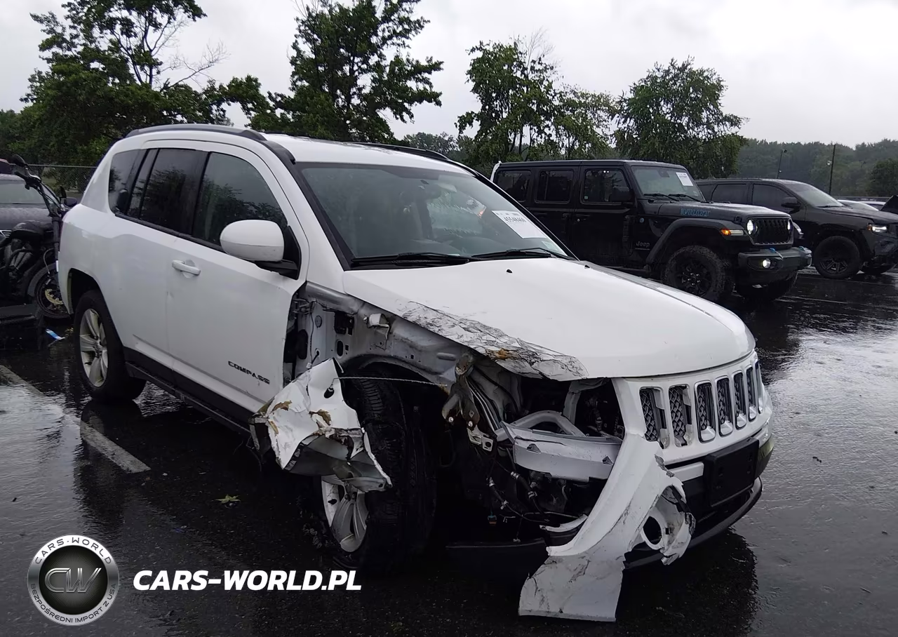 2015 Jeep Compass Latitude VIN:1C4NJDEB4FD323635 - 6