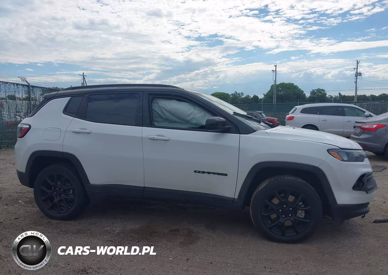 2024 Jeep Compass Latitude 4X4 VIN:3C4NJDBN3RT103514 - 13