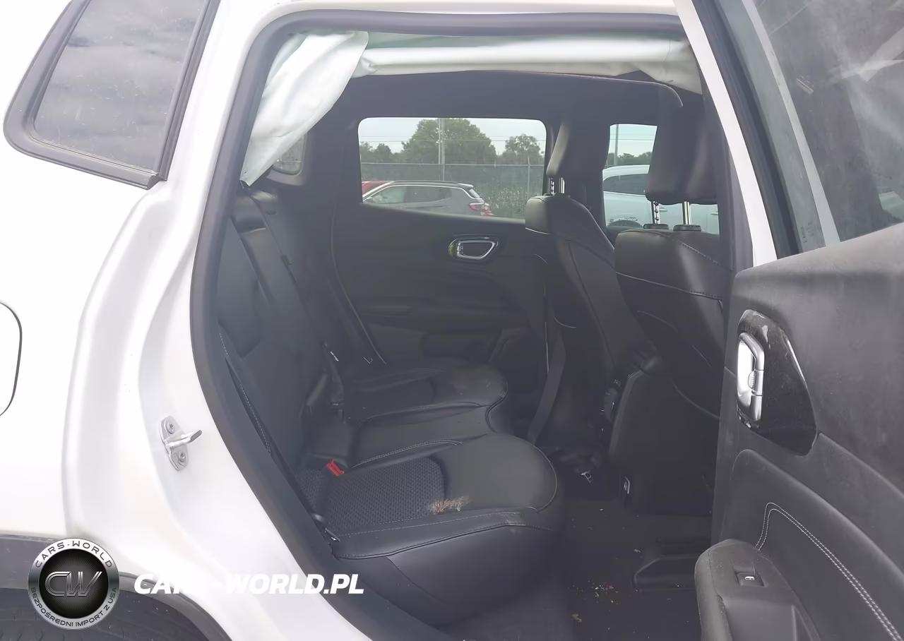 2024 Jeep Compass Latitude 4X4 VIN:3C4NJDBN3RT103514 - 8