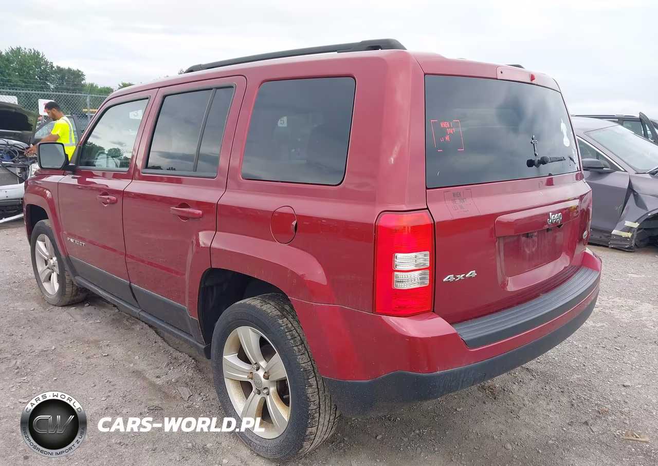 2014 Jeep Patriot Latitude VIN:1C4NJRFB7ED852023 - 3