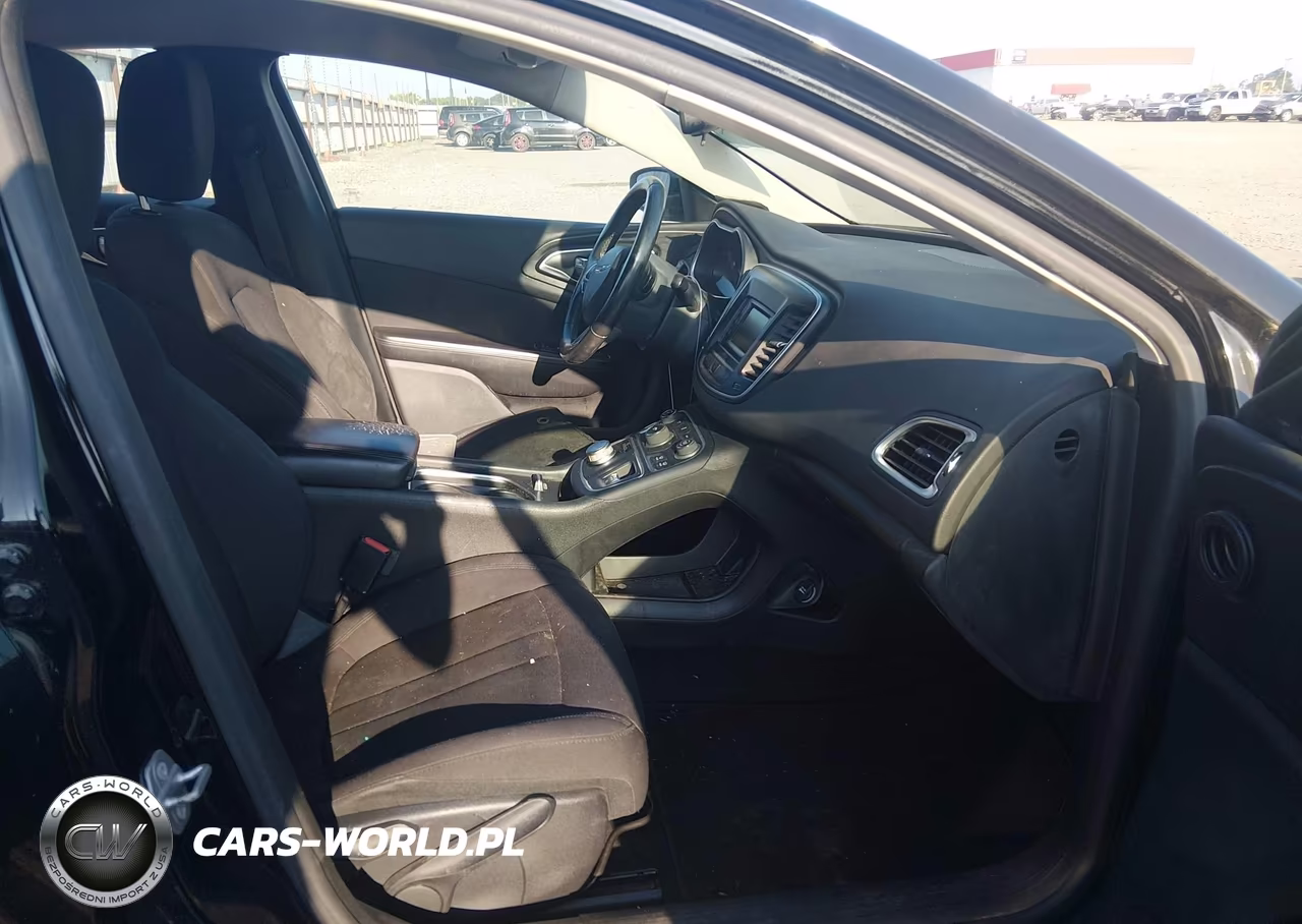2015 Chrysler 200 Limited VIN:1C3CCCAB3FN649782 - 5