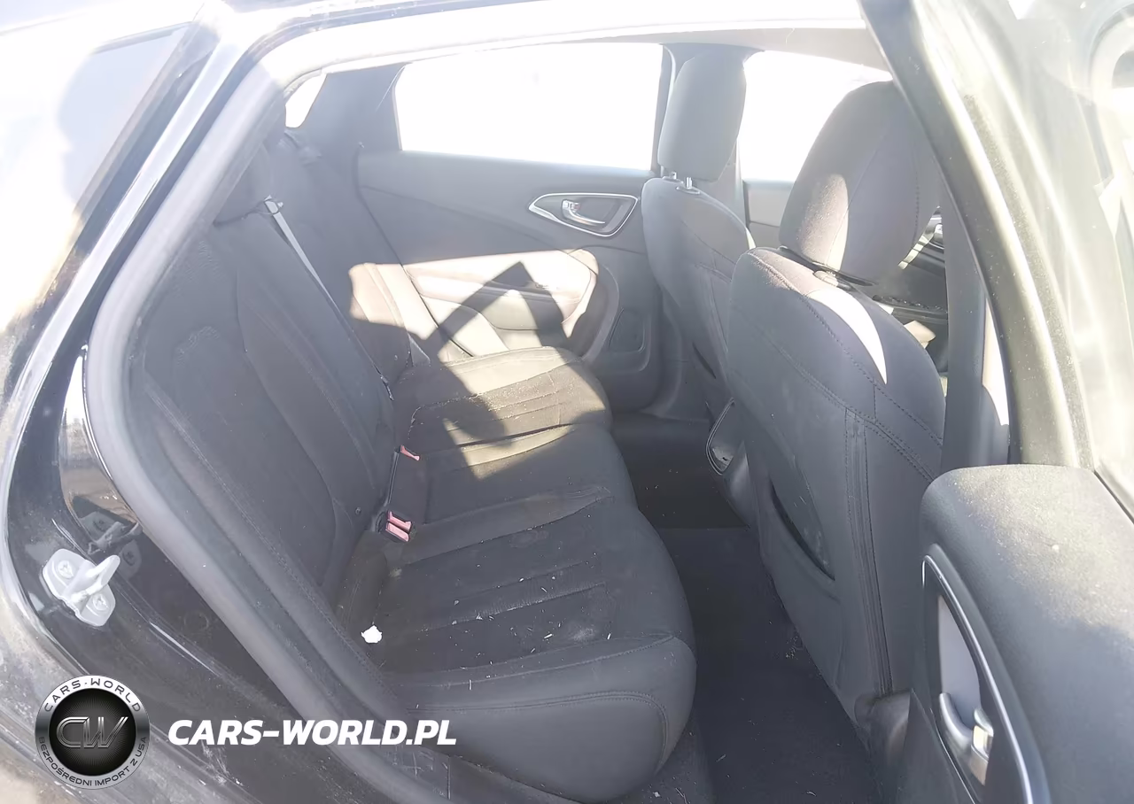 2015 Chrysler 200 Limited VIN:1C3CCCAB3FN649782 - 8