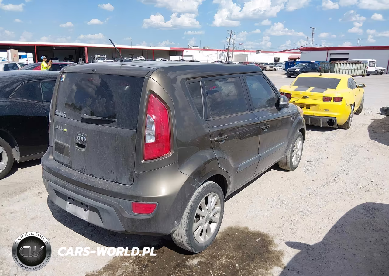 2013 Kia Soul + VIN:KNDJT2A66D7529556 - 4