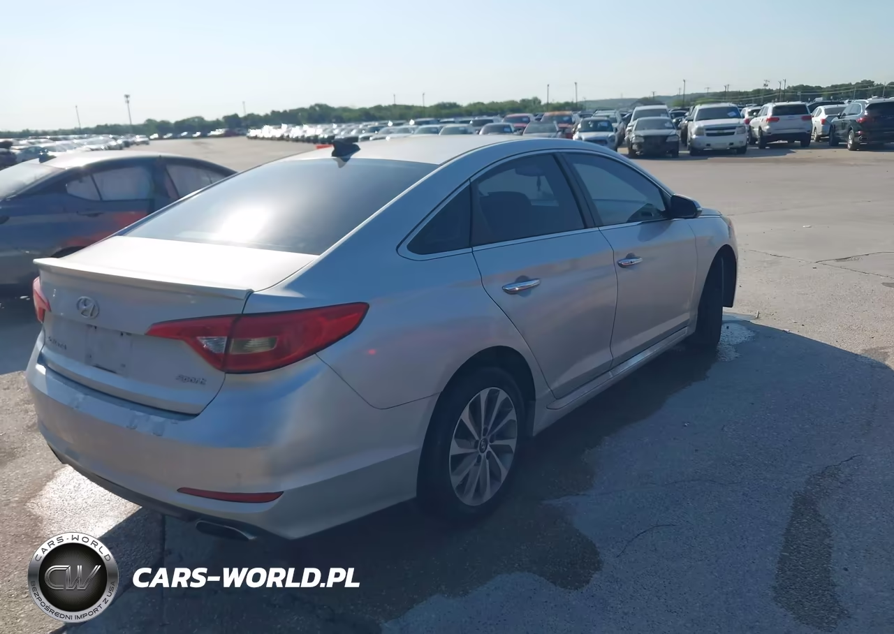 2015 Hyundai Sonata Sport VIN:5NPE34AFXFH064503 - 4