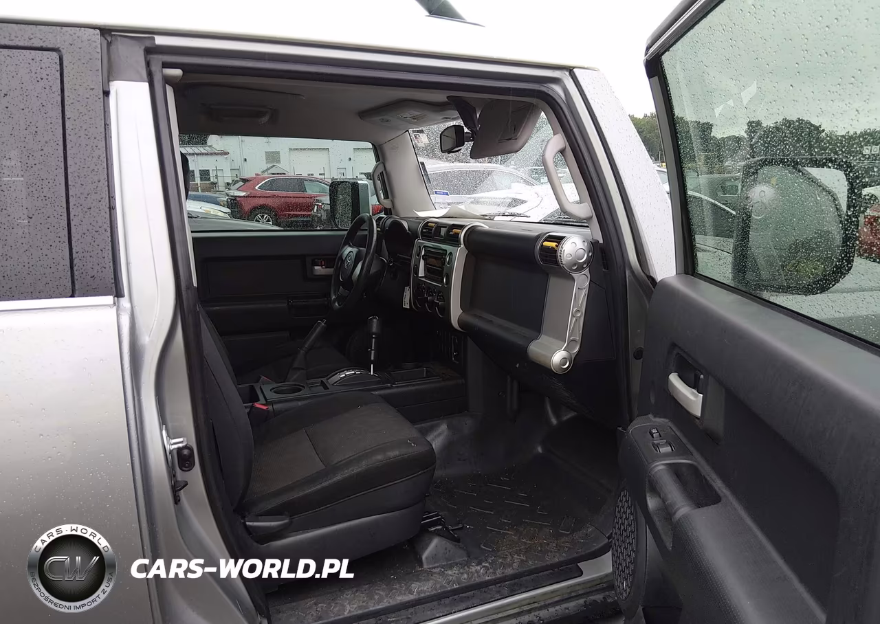 2009 Toyota Fj Cruiser VIN:JTEZU11F79K008372 - 5