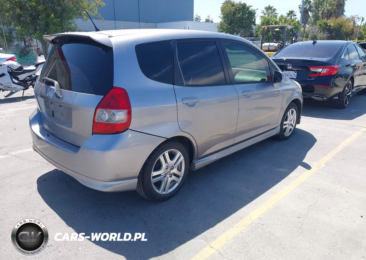 2008 Honda Fit Sport VIN:JHMGD38688S047854 - 4