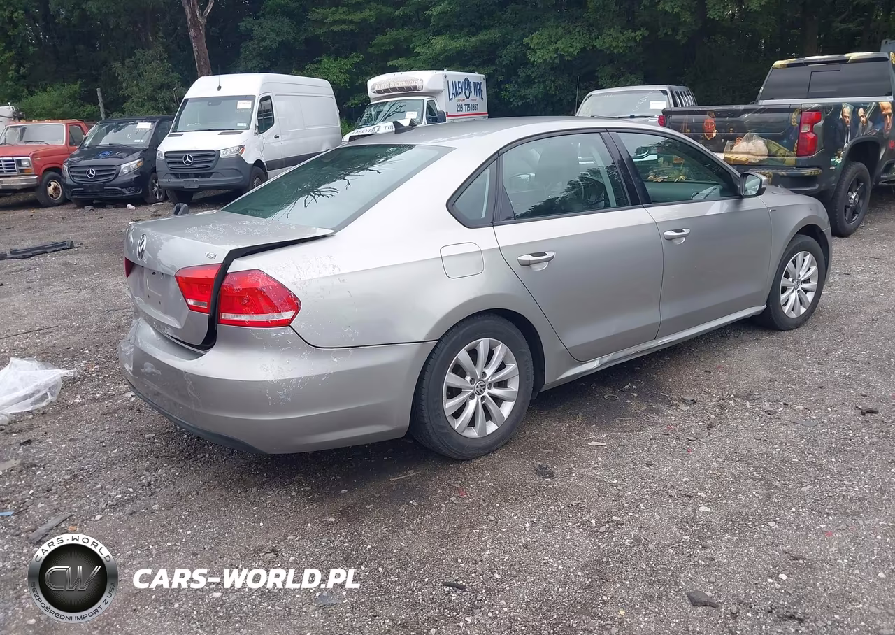 2014 Volkswagen Passat 1.8T Wolfsburg Edition VIN:1VWAT7A37EC067324 - 4