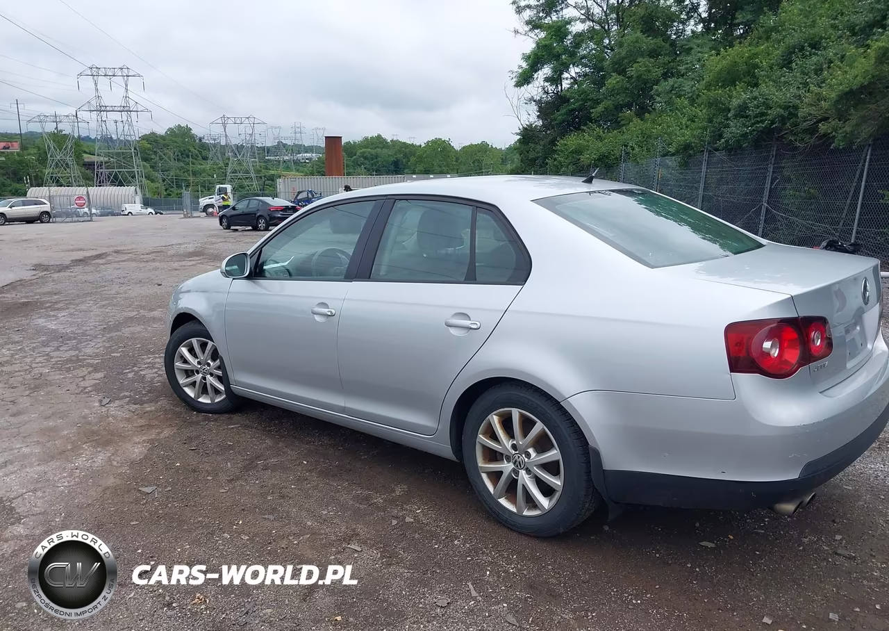 2010 Volkswagen Jetta Limited Edition VIN:3VWRZ7AJ7AM158232 - 3