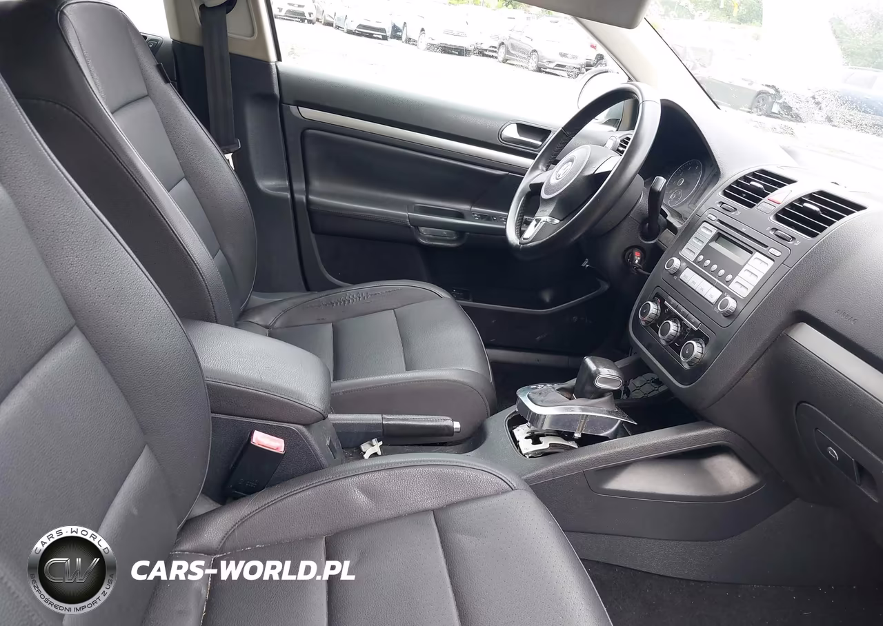 2010 Volkswagen Jetta Limited Edition VIN:3VWRZ7AJ7AM158232 - 5