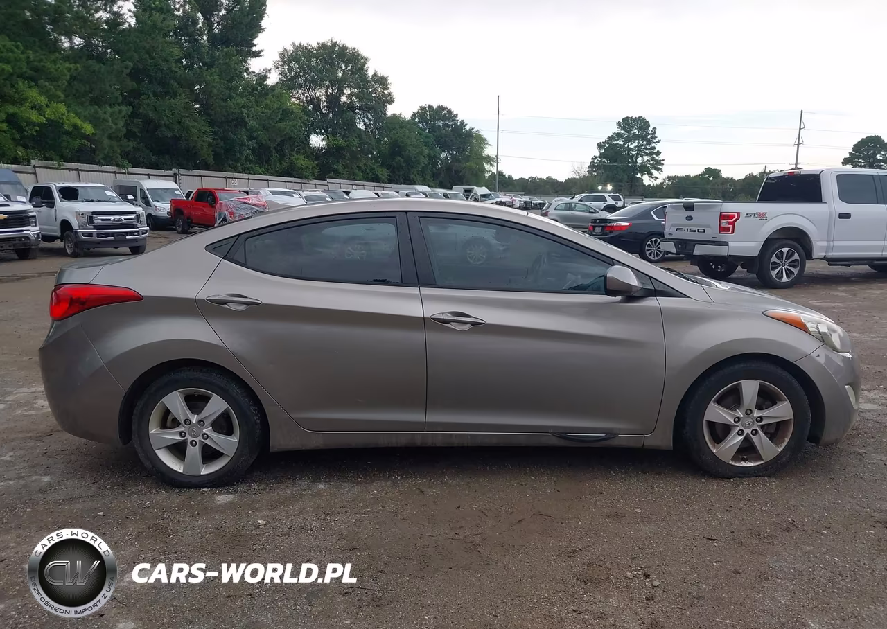 2013 Hyundai Elantra Gls VIN:5NPDH4AEXDH318115 - 13