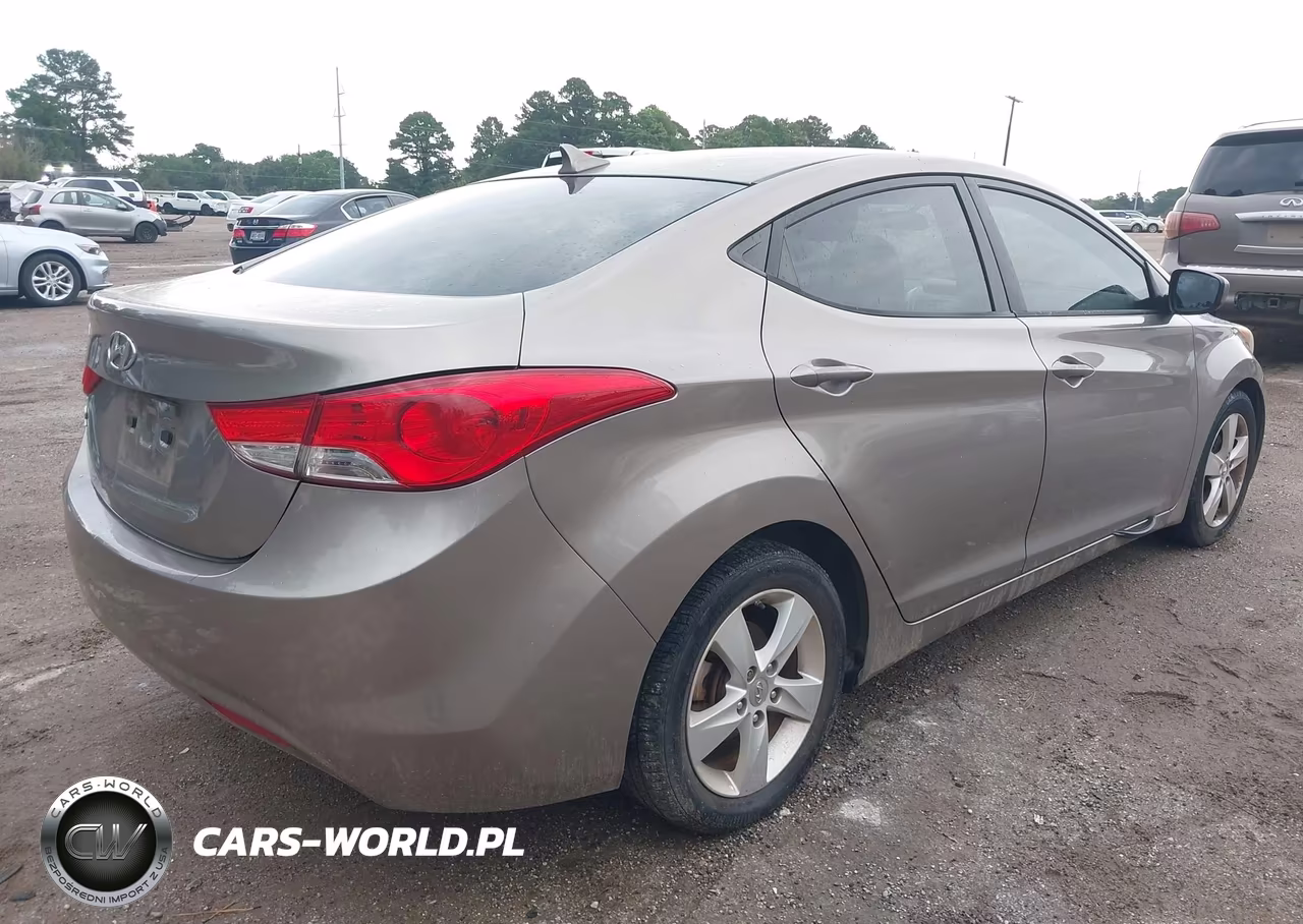 2013 Hyundai Elantra Gls VIN:5NPDH4AEXDH318115 - 4