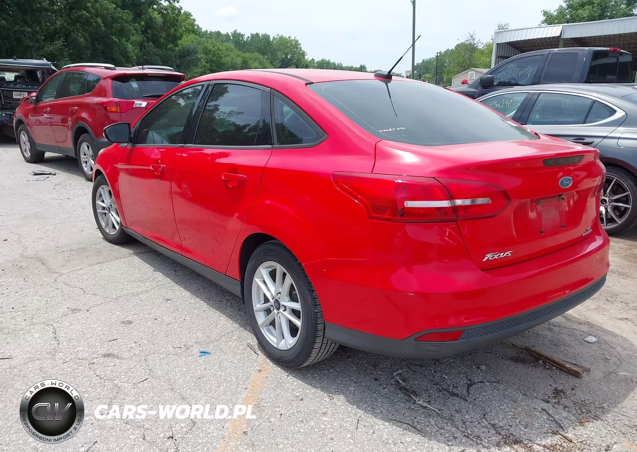 2015 Ford Focus Se VIN:1FADP3F20FL242808 - 3