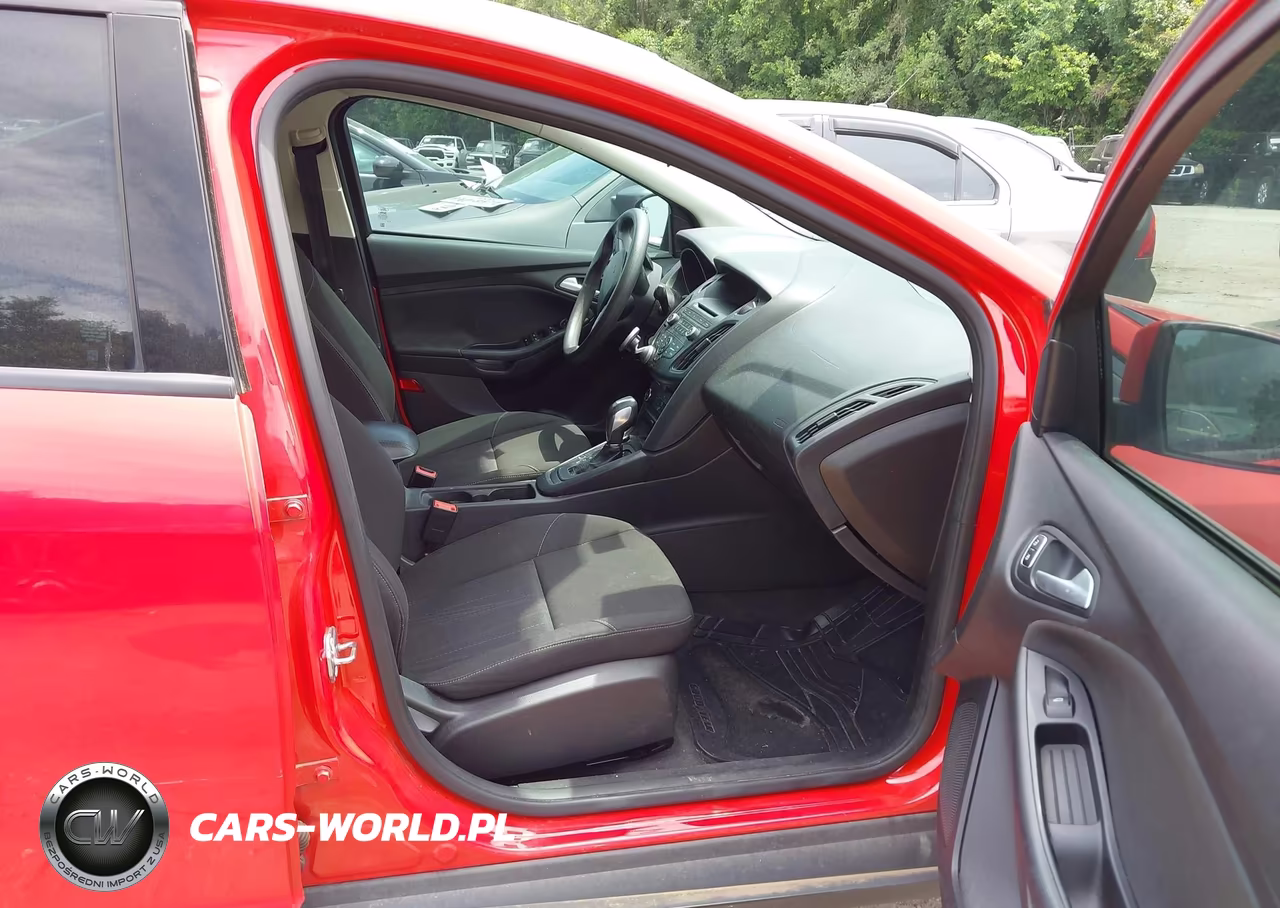 2015 Ford Focus Se VIN:1FADP3F20FL242808 - 5