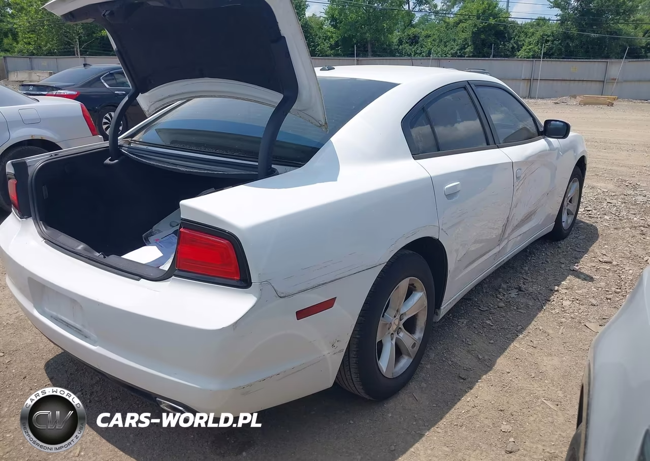 2011 Dodge Charger VIN:2B3CL3CG3BH554597 - 4