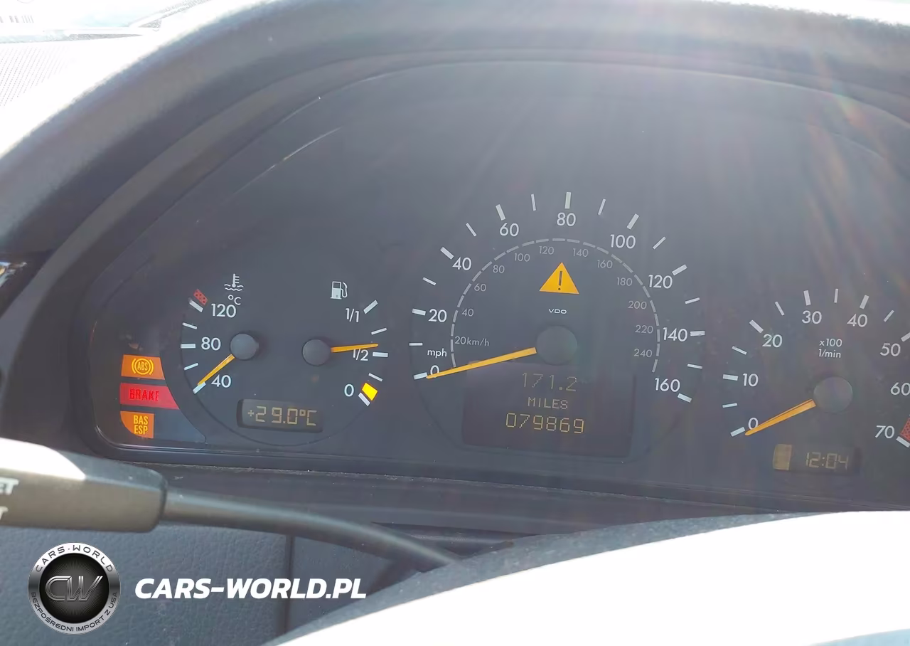2000 Mercedes-Benz E 320 VIN:WDBJF65J7YB087482 - 7