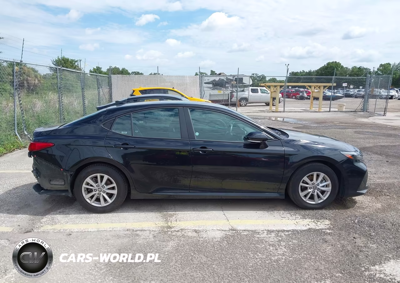 2025 Toyota Camry Le VIN:4T1DAACK6SU000870 - 14