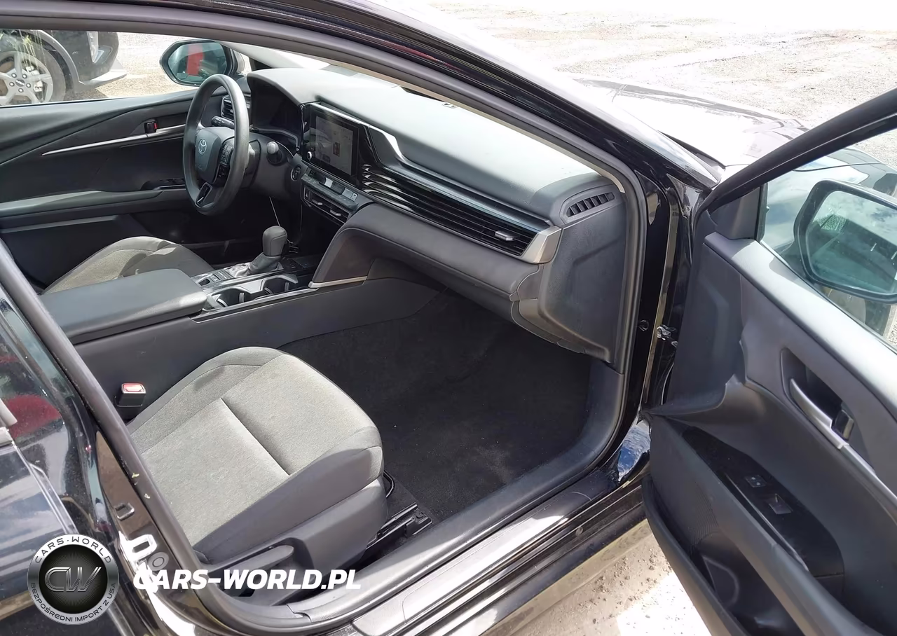2025 Toyota Camry Le VIN:4T1DAACK6SU000870 - 5