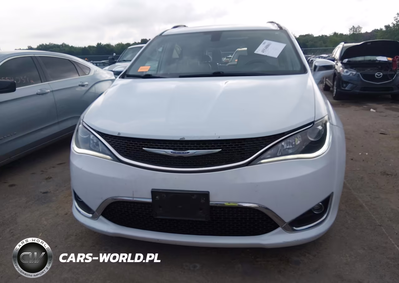 2019 Chrysler Pacifica Limited VIN:2C4RC1GG8KR730917 - 13