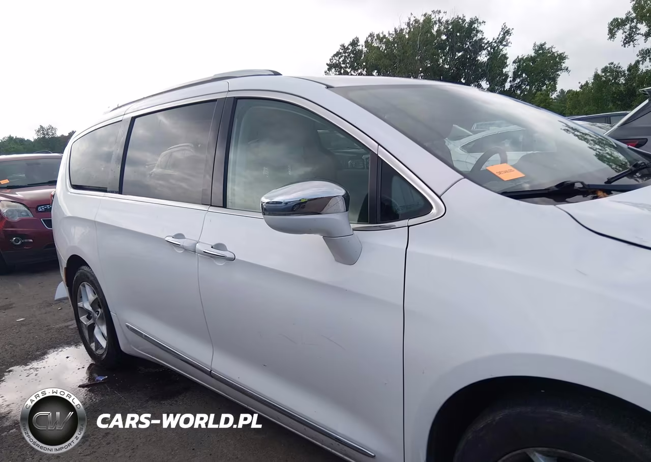 2019 Chrysler Pacifica Limited VIN:2C4RC1GG8KR730917 - 14
