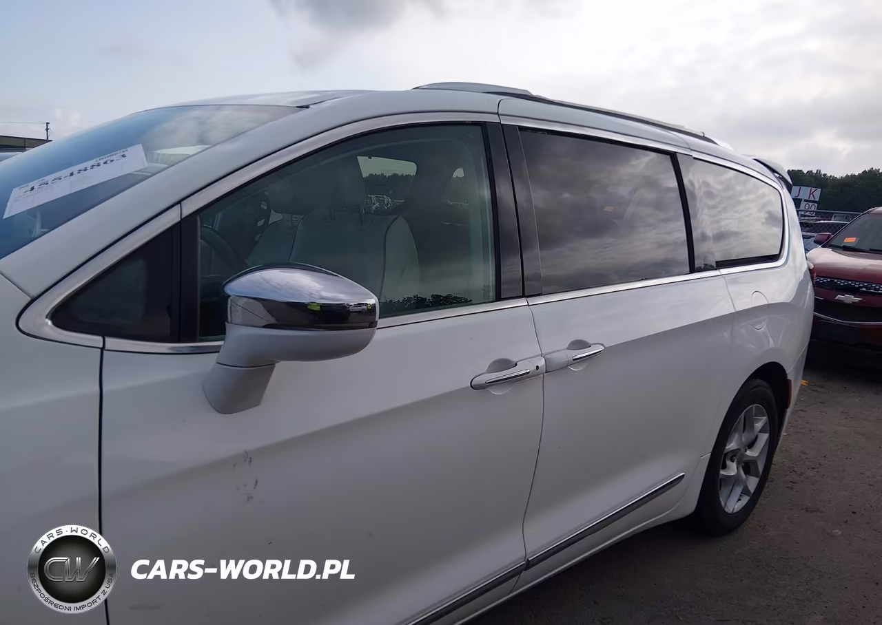2019 Chrysler Pacifica Limited VIN:2C4RC1GG8KR730917 - 15