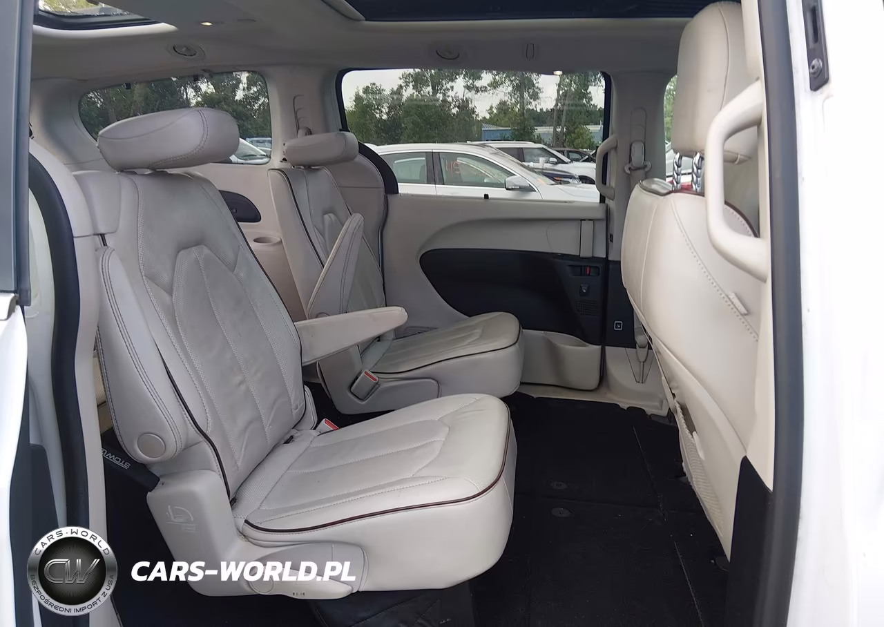 2019 Chrysler Pacifica Limited VIN:2C4RC1GG8KR730917 - 8