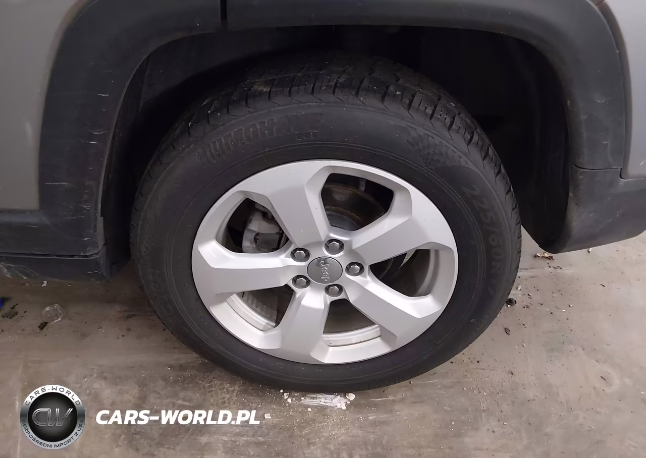 2018 Jeep Compass Latitude 4X4 VIN:3C4NJDBBXJT134981 - 12