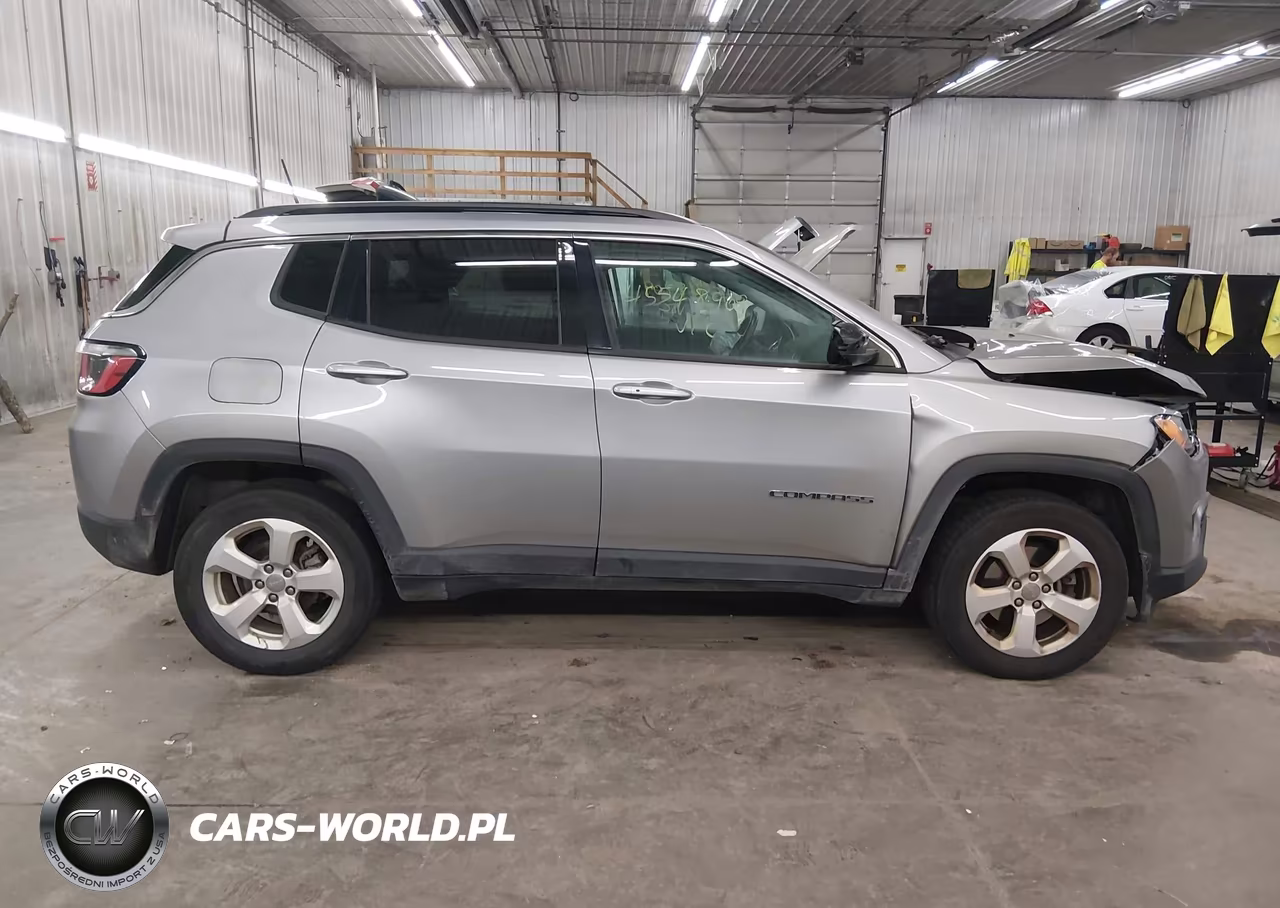 2018 Jeep Compass Latitude 4X4 VIN:3C4NJDBBXJT134981 - 14