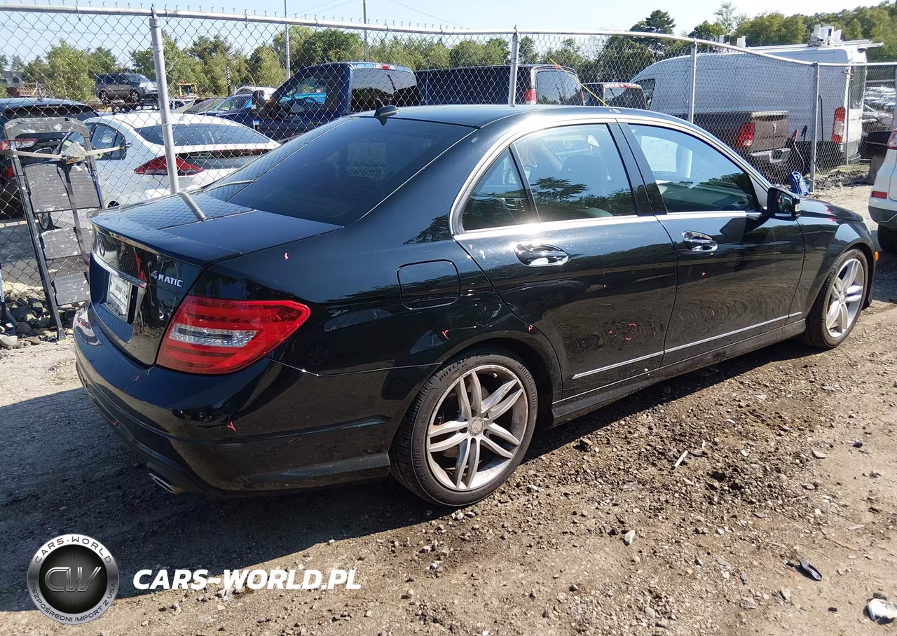 2012 Mercedes-Benz C 300 Sport 4Matic VIN:WDDGF8BB3CA692821 - 4
