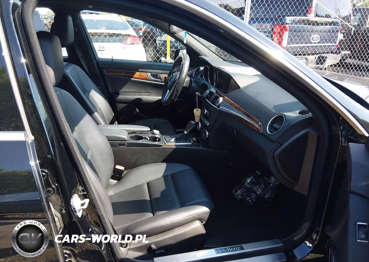 2012 Mercedes-Benz C 300 Sport 4Matic VIN:WDDGF8BB3CA692821 - 5