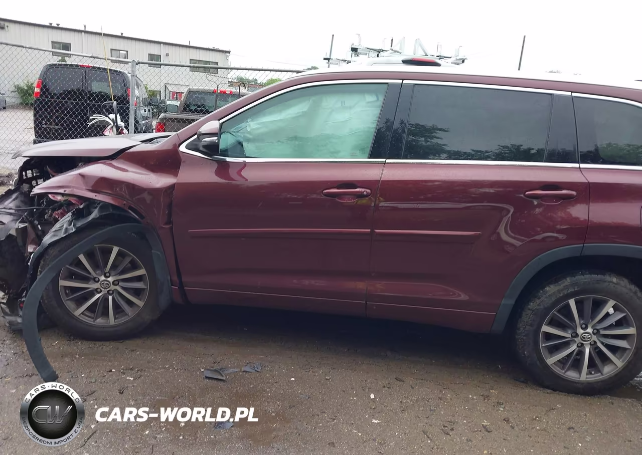 2018 Toyota Highlander Xle VIN:5TDJZRFH1JS857714 - 14