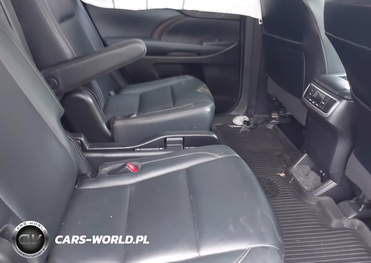 2018 Toyota Highlander Xle VIN:5TDJZRFH1JS857714 - 8